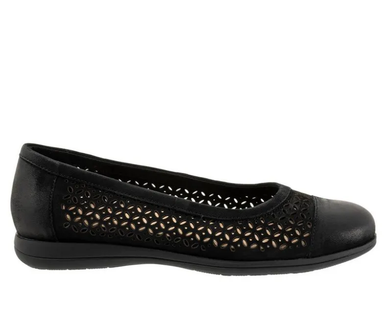 Flats>Trotters Women's Delmara Perf Flats