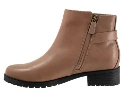 Boots & Booties><noscript><img width=
