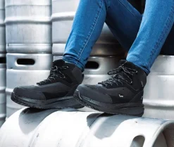 Boots & Booties><noscript><img width=